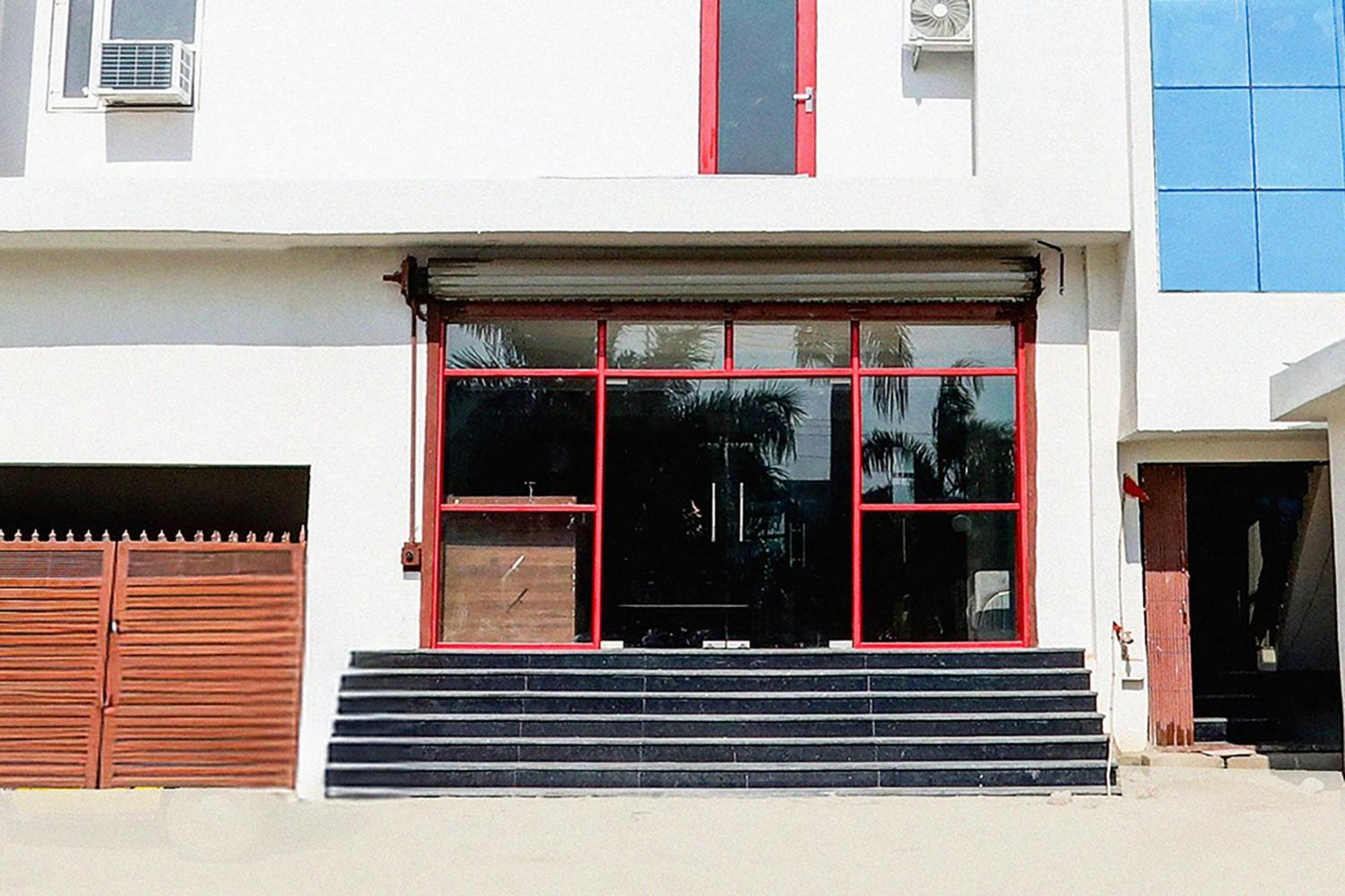 Super Townhouse Balua Road Pahadiya Ξενοδοχείο Βαρανάσι Εξωτερικό φωτογραφία