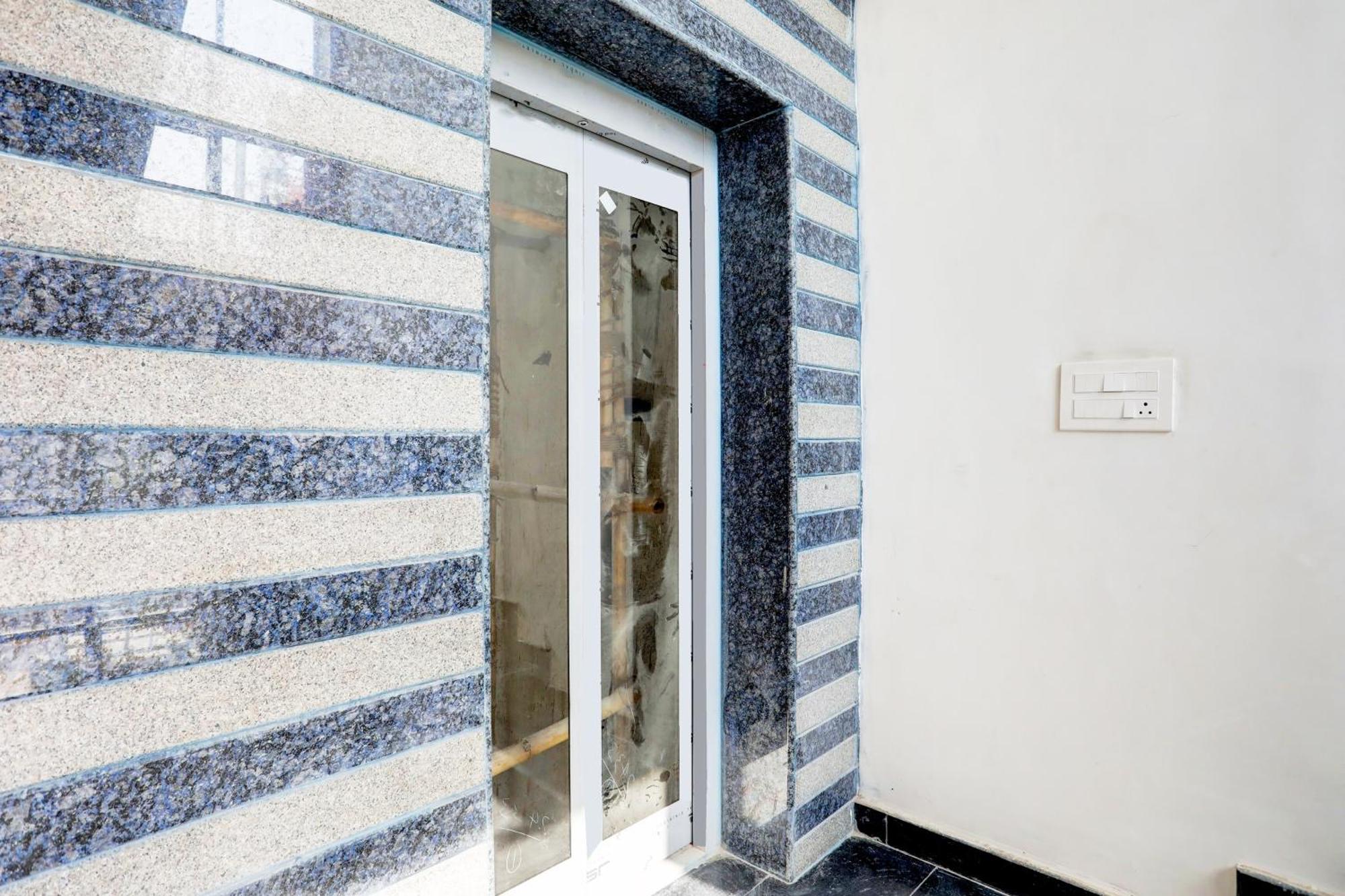 Super Townhouse Balua Road Pahadiya Ξενοδοχείο Βαρανάσι Εξωτερικό φωτογραφία