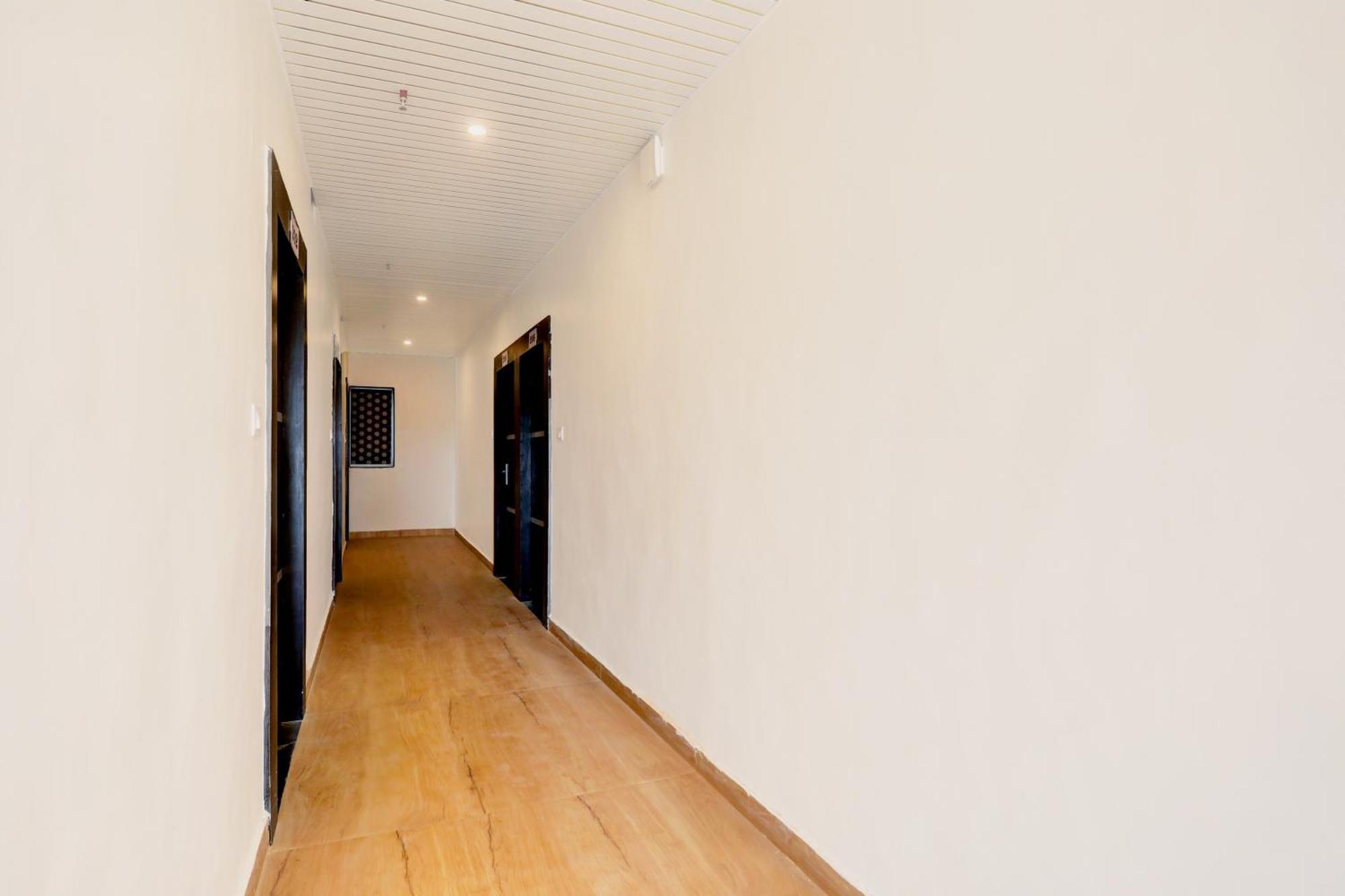 Super Townhouse Balua Road Pahadiya Ξενοδοχείο Βαρανάσι Εξωτερικό φωτογραφία
