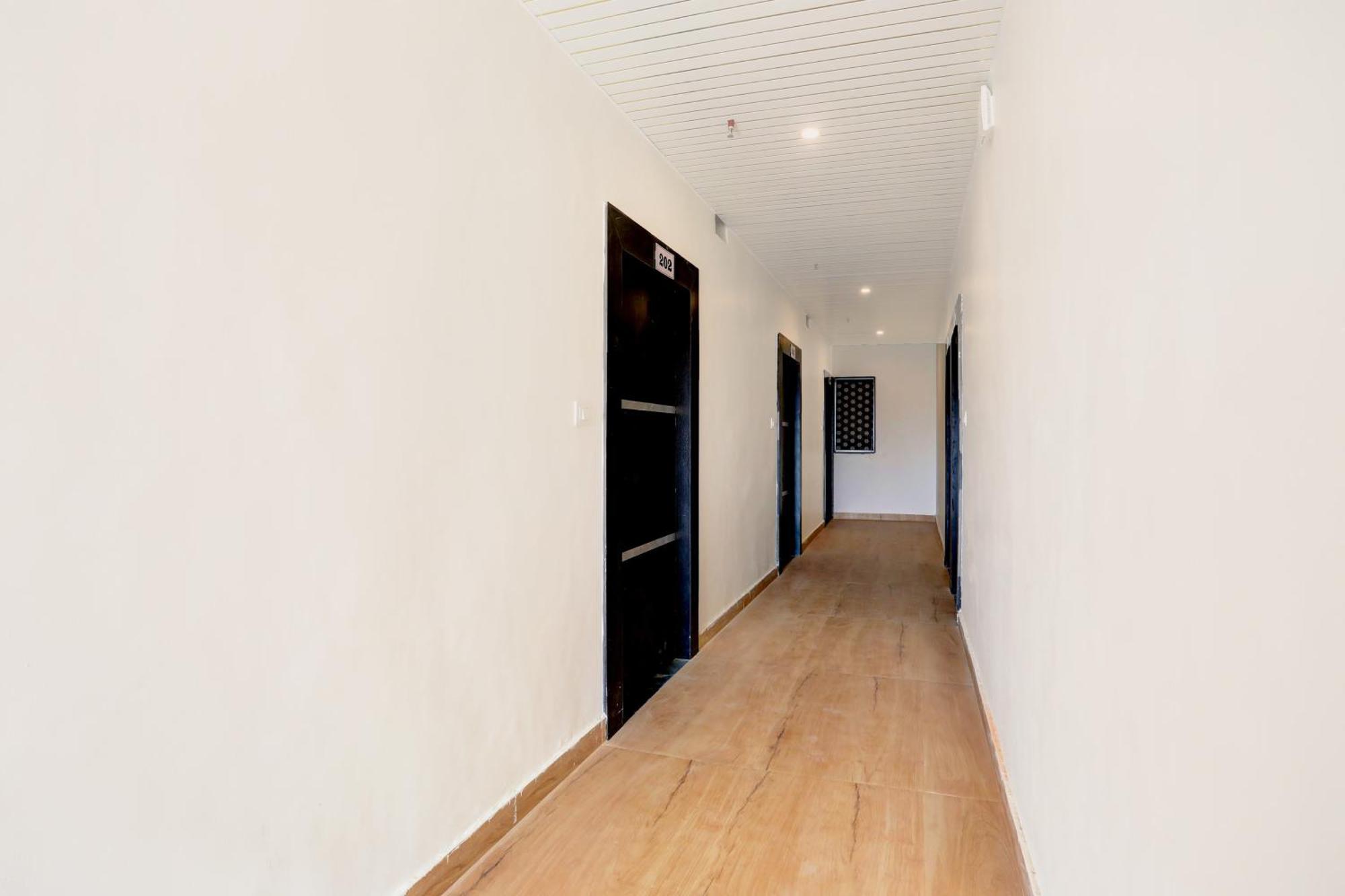 Super Townhouse Balua Road Pahadiya Ξενοδοχείο Βαρανάσι Εξωτερικό φωτογραφία