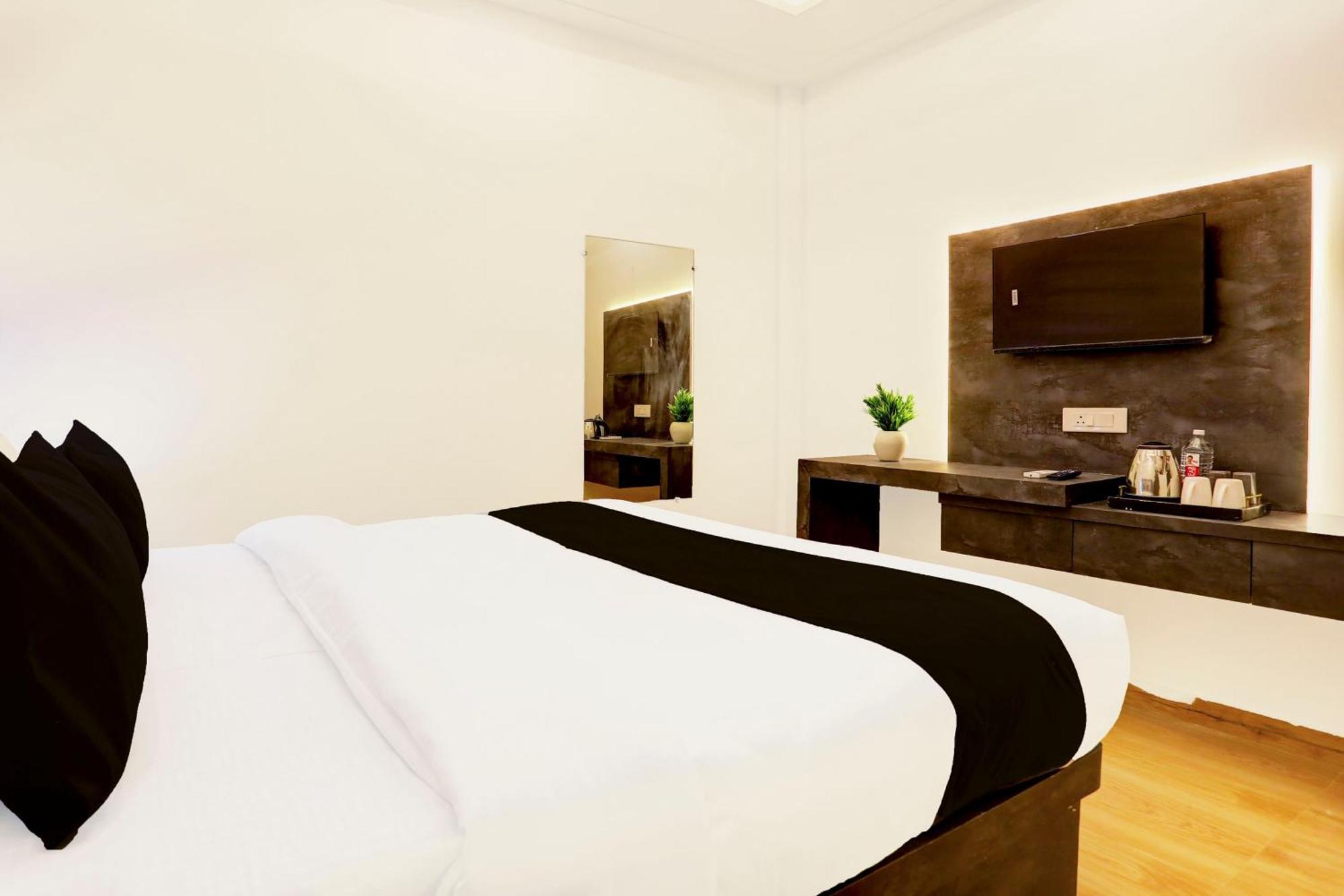 Super Townhouse Balua Road Pahadiya Ξενοδοχείο Βαρανάσι Εξωτερικό φωτογραφία